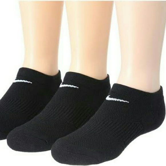 girl wearing nike socks